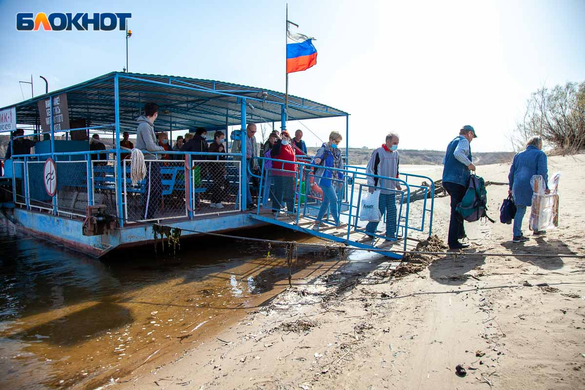 Паром волжский. Поселок Паромный Волжский. Паром. Паром Дачник 1.