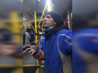 Волжский «Есенин» декларировал стихотворение о родном городе в автобусе