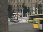 Питерский гастролер изуродовал центр Волжского рекламными листовками