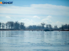 Выйти на лед и не утонуть: в Волжском напомнили о мерах безопасности на воде