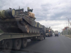 Военный обоз с танками прокатился по главным улицам Волжского