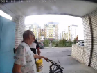 В Волжском неизвестный угнал у ребенка велосипед