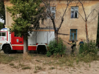 В Волжском горело здание бывшего вытрезвителя: видео