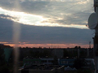 Даже небо над Волжским окрасилось в цвета триколора на День России