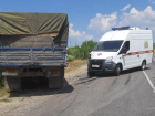 «Камаз» разбил машину скорой помощи: фельдшера доставили в больницу в Волгоградской области