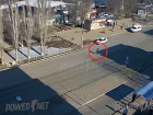 В Волжском задержали нарушителя, который по старой памяти переходил дорогу к «Радуге»: видео