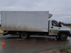 Смерть на месте: мужчина погиб под колесами грузовика в Волгоградской области