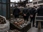 Бывшие сотрудники завода в Волжском 4 года вывозили металл на 16 млн