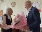 Глава Волжского поздравил с Днём Победы 103-летнюю единственную участницу Сталинградской битвы 