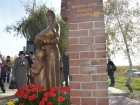 Волжане плакали на открытии памятника "Детям и матерям военного Сталинграда"