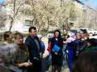 «Уже второй год женщина пытается прорубить себе личный заезд к дому»: соседи не могут поделить дорогу
