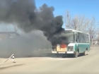 На улицах Волжского пылал автобус
