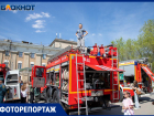 В Волжском провели традиционную выставку пожарной техники с участием МЧС и ВДПО