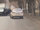 Участники аварии в Волжском устроили драку: видео