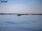 В центре Волгограда 17-летняя девушка упала с «танцующего» моста
