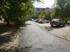 Долой ухабы и колдобины: в Волжском ремонтируют внутриканальные дороги