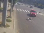 Автоледи сбила пенсионерку на пешеходном переходе в центре Волгограда: видео