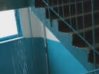 В Волжском в жилом доме случился потоп: видео