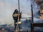 Два дома и пара тонн сена сгорели за прошедшие сутки под Волжским