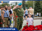 В Волжском отметили 95-ю годовщину ВДВ митингом у памятника воинам-интернационалистам