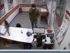 Азиат в маске и с пистолетом в руках ограбил офис микрозаймов на западе Волгограда