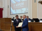 Глава Волжского Игорь Воронин получил грамоту от губернатора за большой вклад в развитие региона
