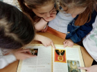 В храме поселка Царев детям рассказали о православной литературе