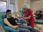Больных COVID-19 лечат: жители Волгоградской области сдали 611 литров антиковидной плазмы