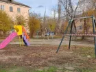 В Волжском начали обновлять детские площадки после скандала с депутатом