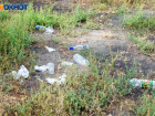 Свалка из бутылок и презервативов появилась на месте сквера в Волжском