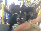 Нигерийцы устроили караоке в волгоградском автобусе