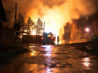 Деревянный дом загорелся в Среднеахтубинском районе
