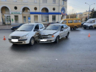 Столкнулись на проспекте Волжского: водитель Hyundai с травмой доставлен в больницу