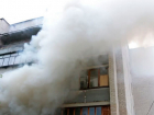 При пожаре в пятиэтажке в Волжском погиб пенсионер, 50 человек эвакуировали