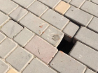 «Подземелье драконов»: волжанка обнаружила пропасть под пешеходной дорожкой