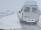Снежной стихией заваливает Волжский: движение транспорта затруднено