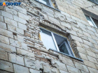 40-летняя женщина выпала из окна многоэтажки в Волгограде