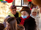 В Волжском начали украшать автобусы к Новому году