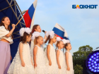 Волжские депутаты поздравили жителей города с Днем России: видео