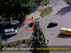 В Волжском появилось видео ДТП, в результате которого сбили пешехода