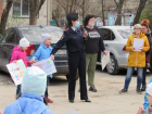Сотрудники ГИБДД проводят кампанию «Во дворе гуляют дети» в Волжском