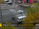 В Волжском на камеры попала драка: водитель маршрутки не поделил дорогу с пешеходом