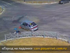 Волжанка кубарем вывалилась из машины на полном ходу: видео страшного ДТП в Волжском