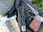 Оружие и наркотические вещества изъяли у рецидивиста в Волгоградской области