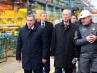 От президента с приветом: кортеж высокопоставленных чиновников встретили в Волжском