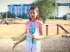 Детям Волжского приходится делить площадки с собаками на прогулках 