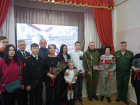 На церемонии в Волжском передали ордена Мужества родственникам погибших на СВО. Видео