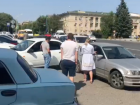 Орущий водитель BMW после ДТП попал на видео в Волжском