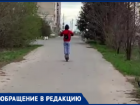 «Куда смотрят родители?»: волжане требуют наказать родителей ребенка, лихачившего на электросамокате