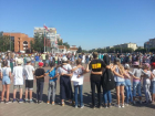 "Алые паруса" под гитару звучали на площади